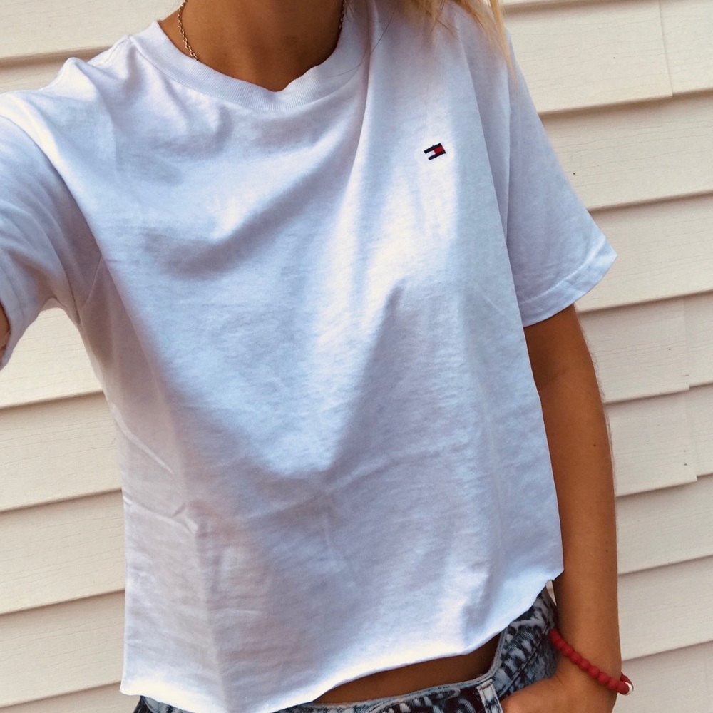Tommy Hilfiger Tee - Picture 6 of 7